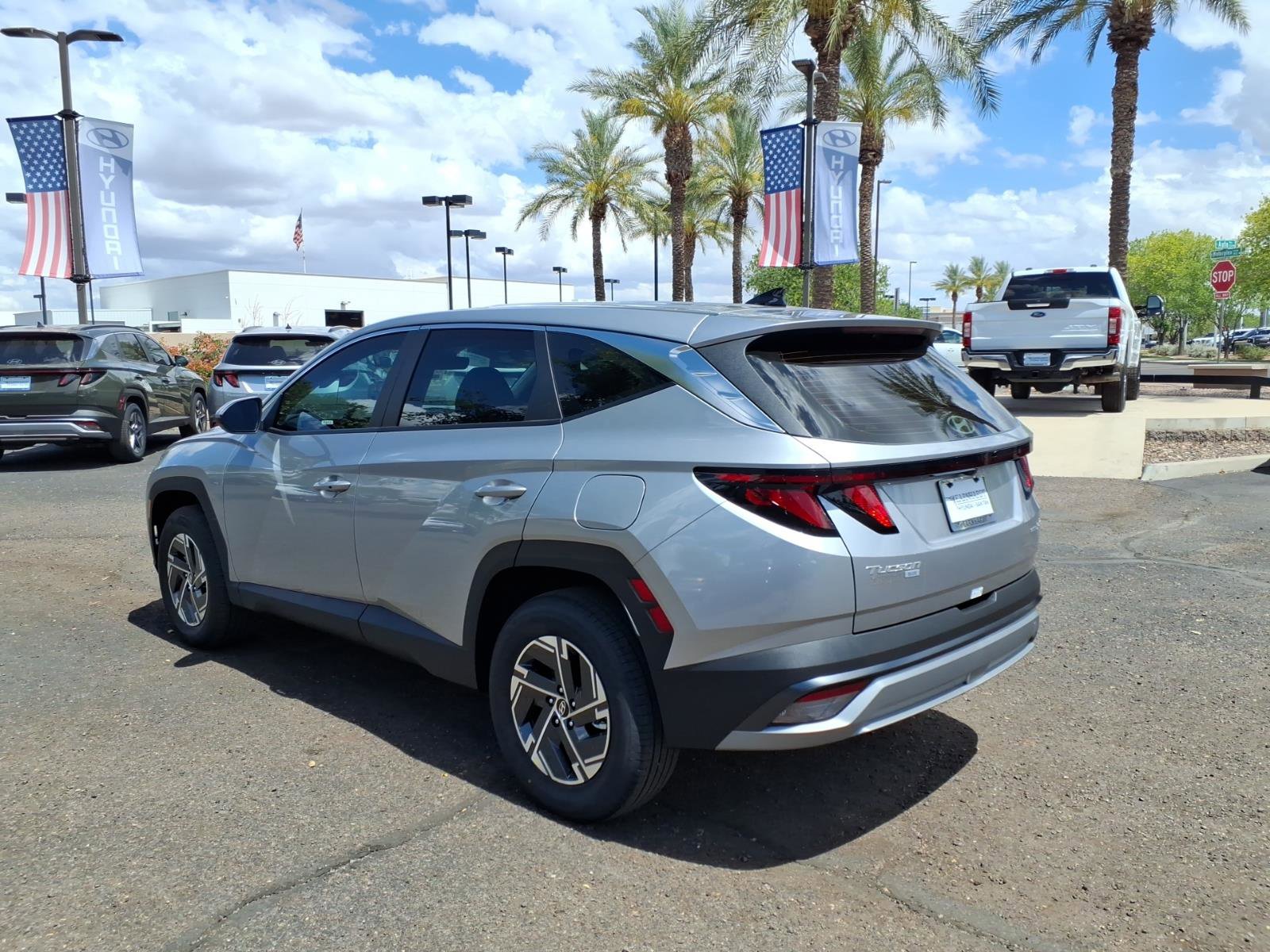 New 2026 Hyundai Tucson Blue SE AWD/4WD image 4