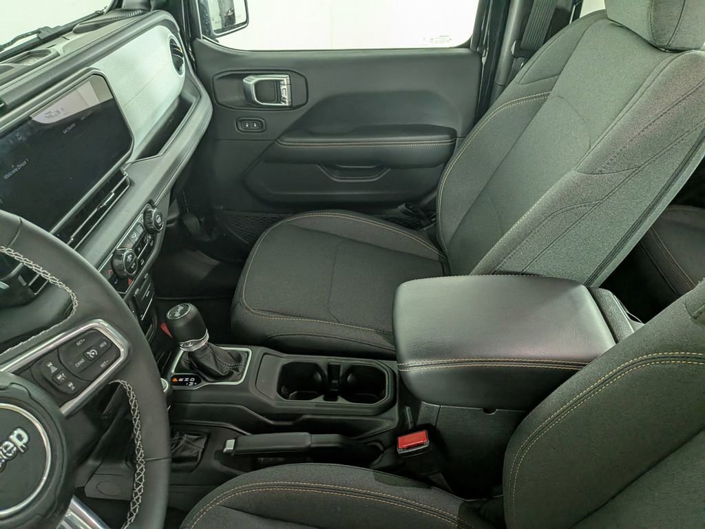 Certified 2025 Jeep Wrangler Unlimited Sahara image 27