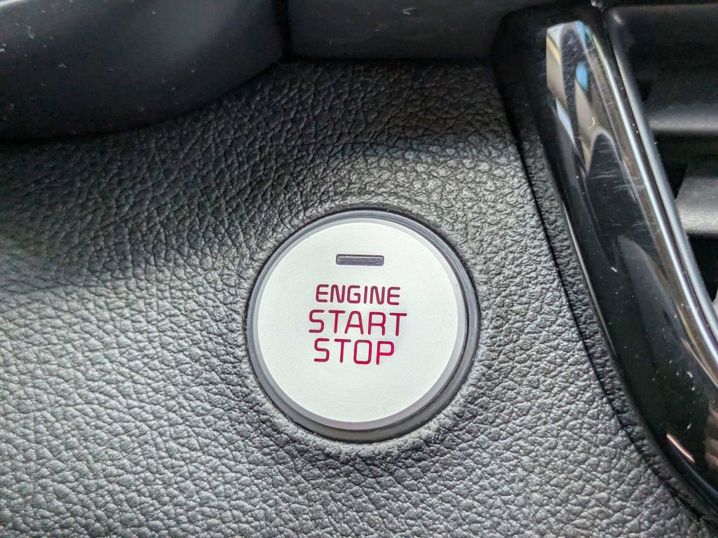 Used 2018 Kia Optima EX image 30