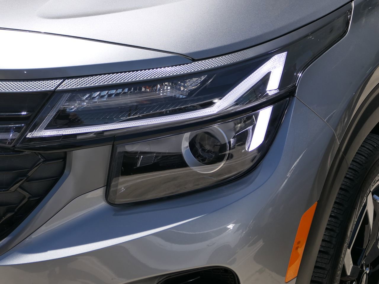 Certified 2025 Kia Seltos X-Line AWD/4WD image 8