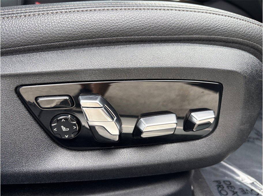 Used 2021 BMW 740i xDrive AWD/4WD image 47