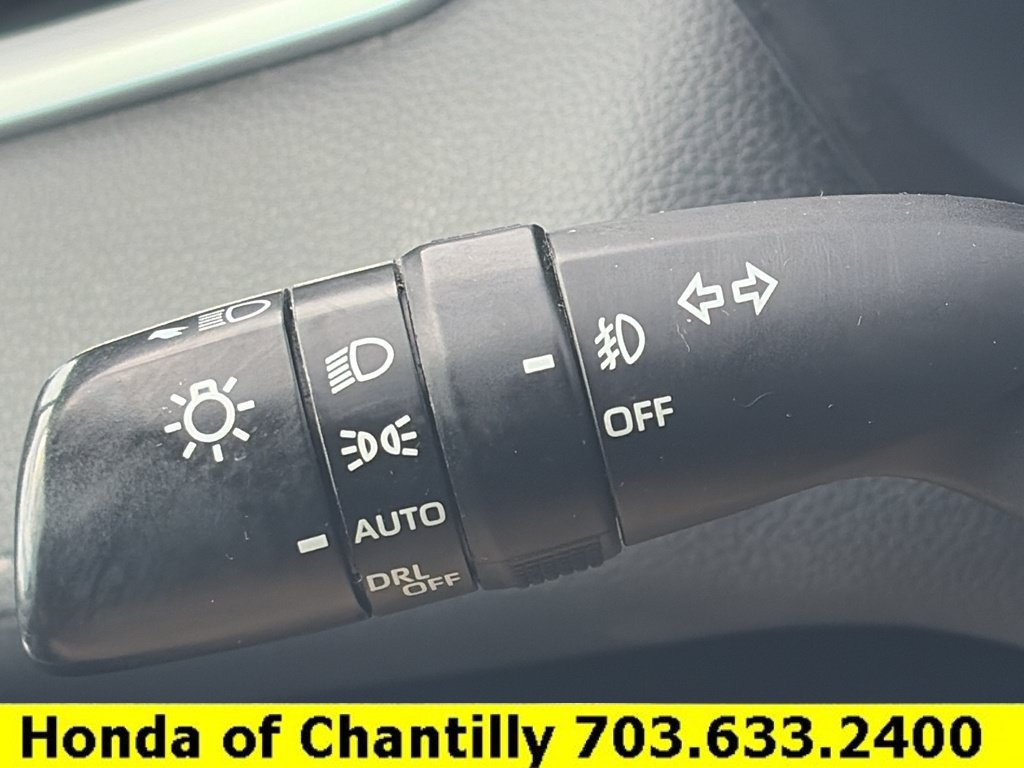 Used 2021 Toyota RAV4 XLE AWD/4WD image 10