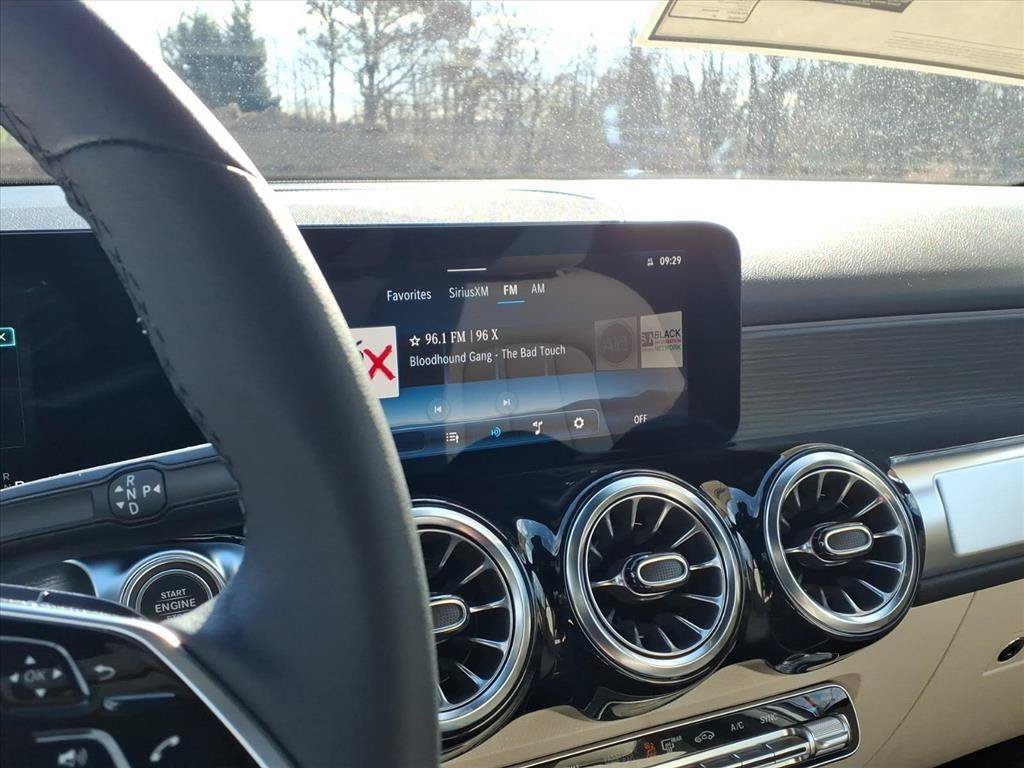 New 2026 Mercedes-Benz GLB 250 4MATIC image 16