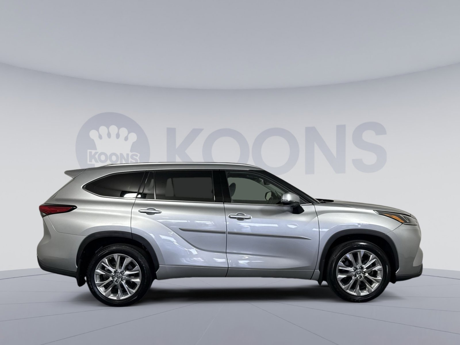 Used 2023 Toyota Highlander Limited AWD/4WD image 8