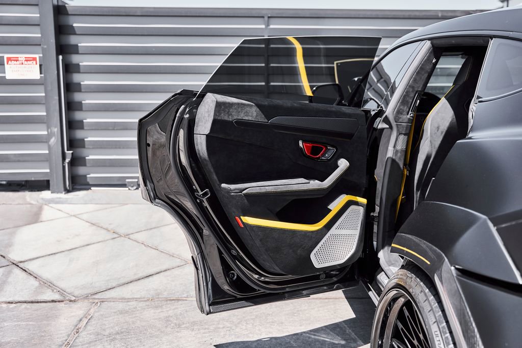 Used 2024 Lamborghini Urus Performante AWD/4WD image 36
