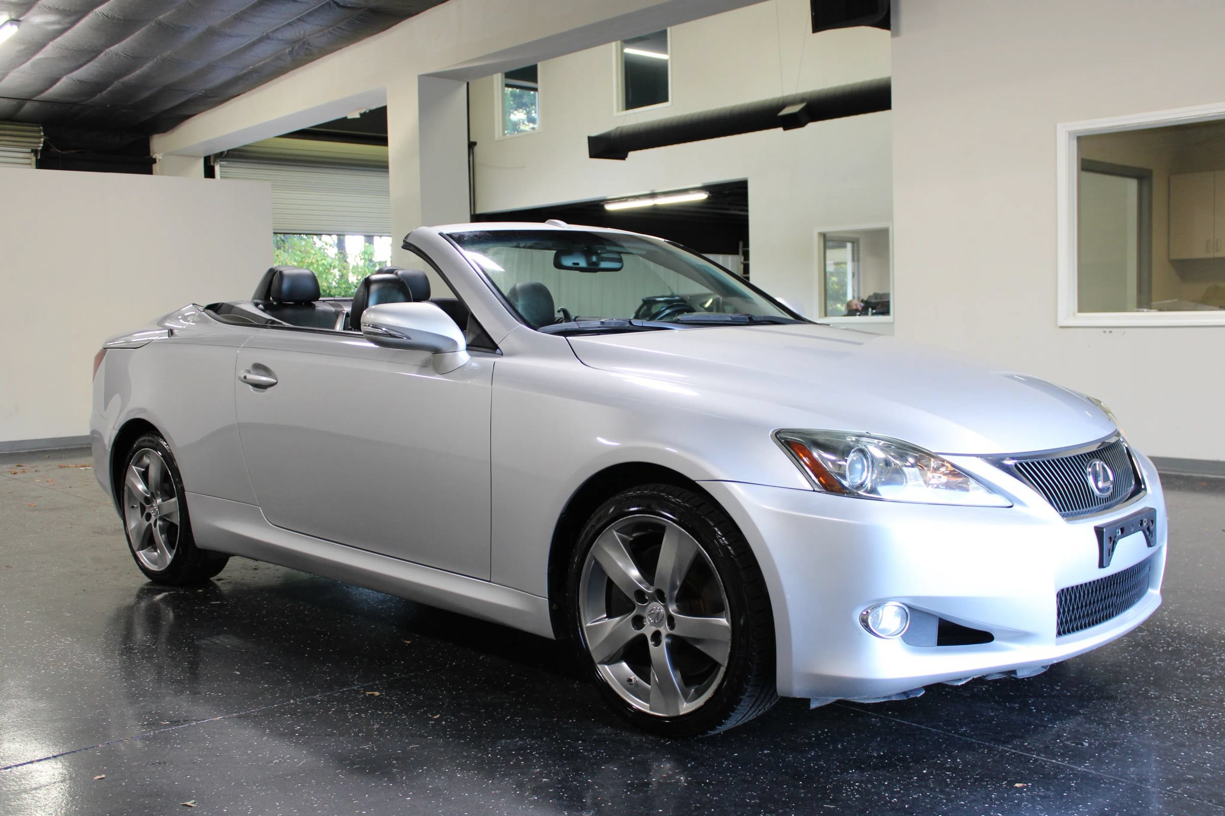 Used 2010 Lexus IS 350C w/ Luxury Pkg RWD image 33