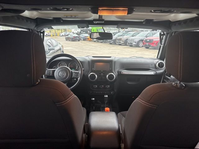 Used 2018 Jeep Wrangler Sahara w/ Connectivity Group image 24