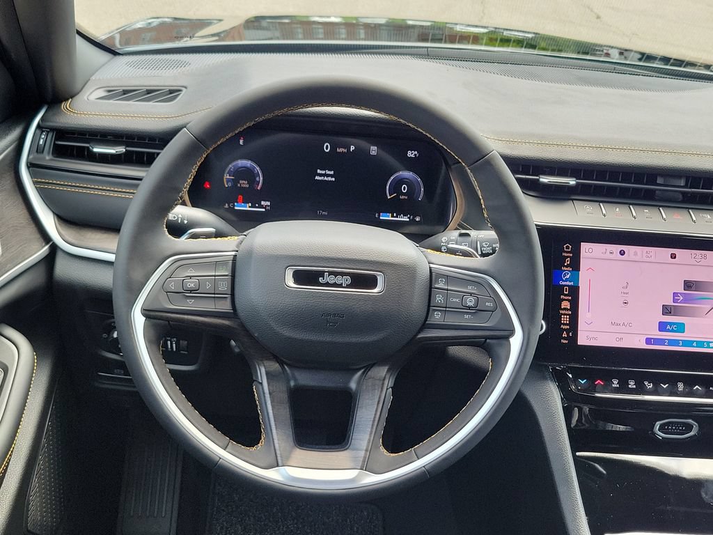 New 2026 Jeep Grand Cherokee Limited AWD/4WD image 22