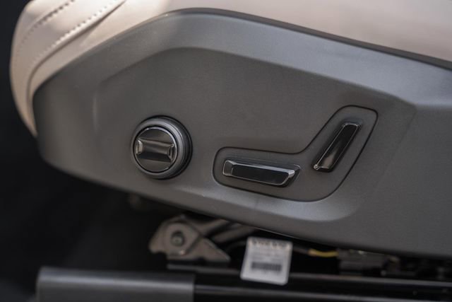 New 2026 Volvo XC90 T8 Plus w/ Protection Package Premier image 33