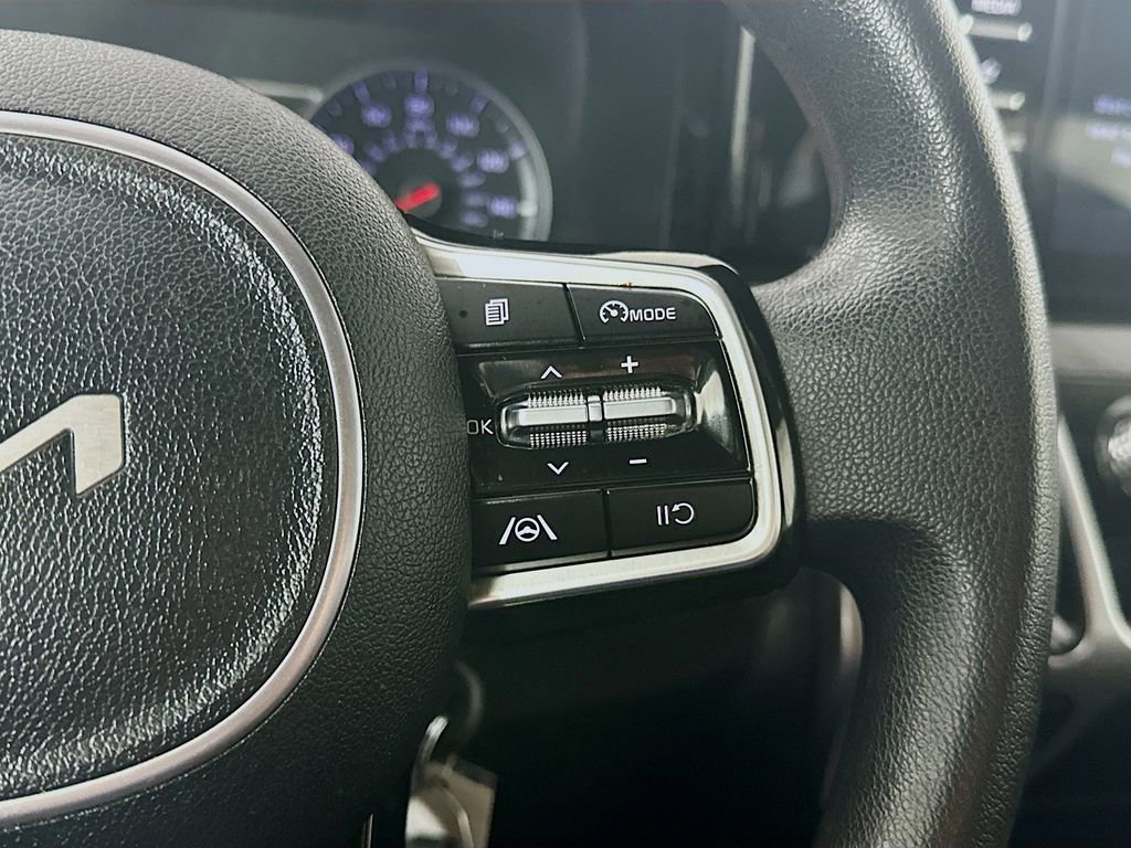 Used 2022 Kia Sorento LX image 25