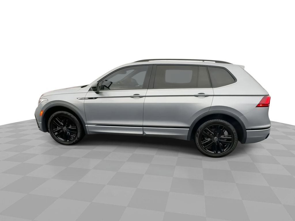 Used 2022 Volkswagen Tiguan SE R-Line image 5