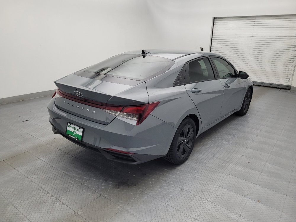 Used 2021 Hyundai Elantra SEL w/ Convenience Package FWD image 9