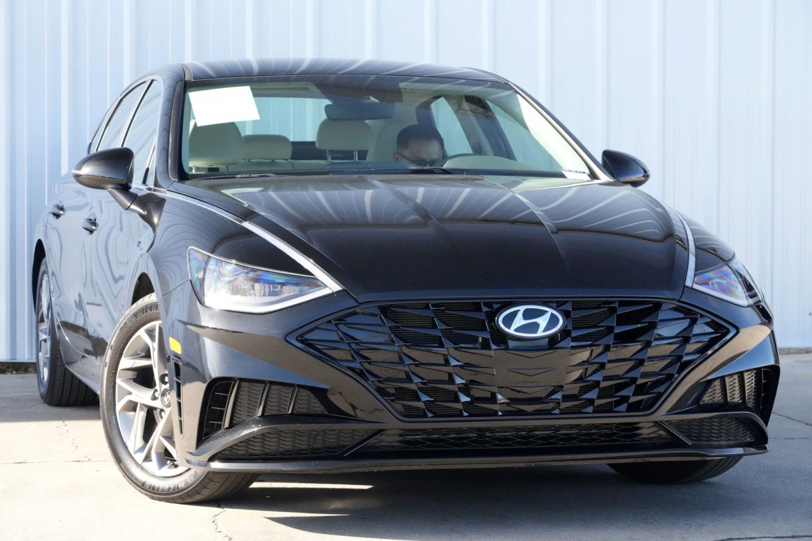 Used 2022 Hyundai Sonata SEL image 2