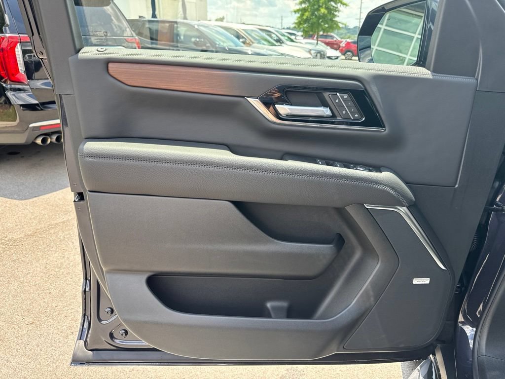 New 2026 GMC Yukon XL Denali w/ Advanced Technology Package AWD/4WD image 10