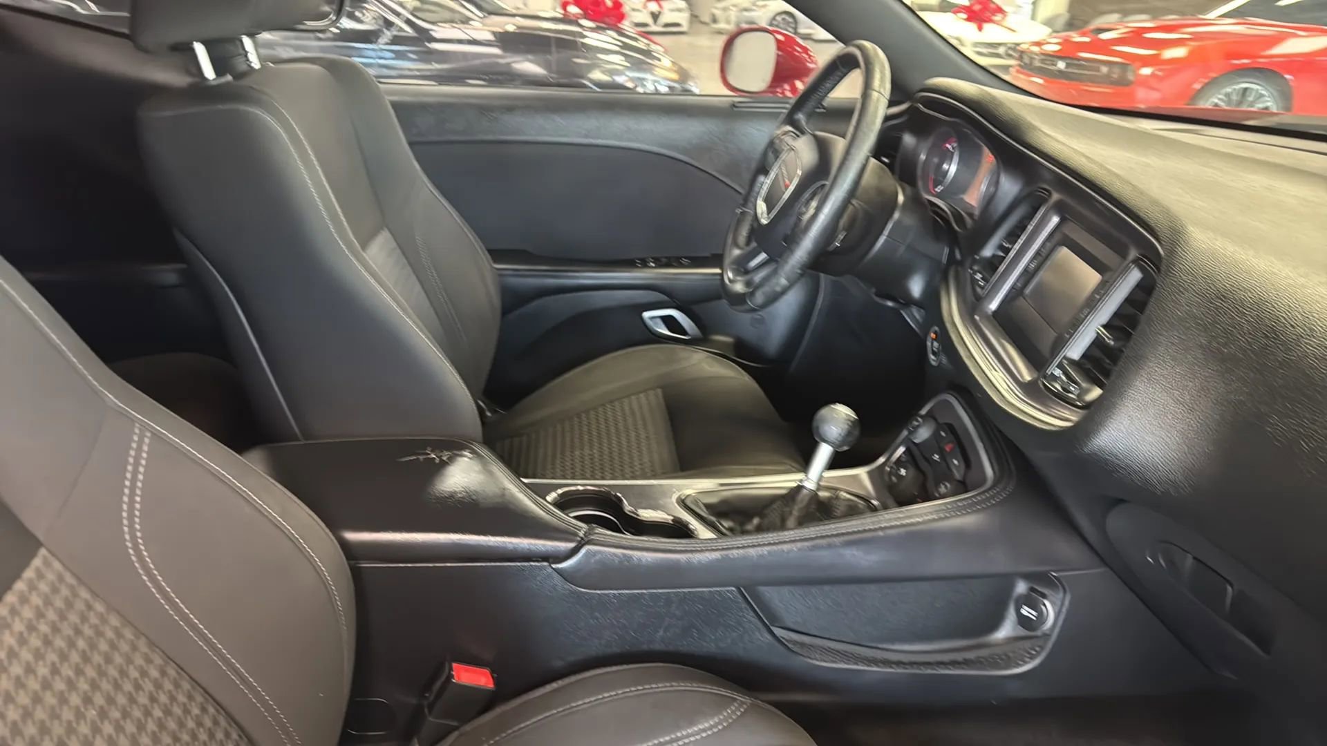 Used 2015 Dodge Challenger R/T w/ Quick Order Package 22B R/T RWD image 10