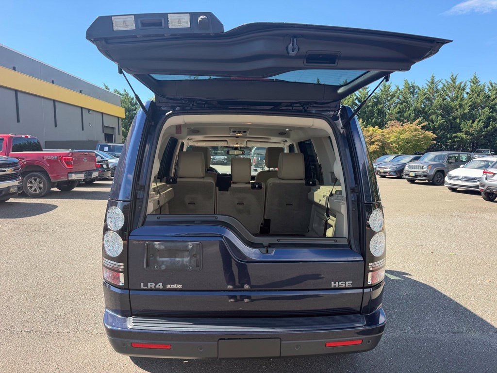 Used 2016 Land Rover LR4 HSE AWD/4WD image 9