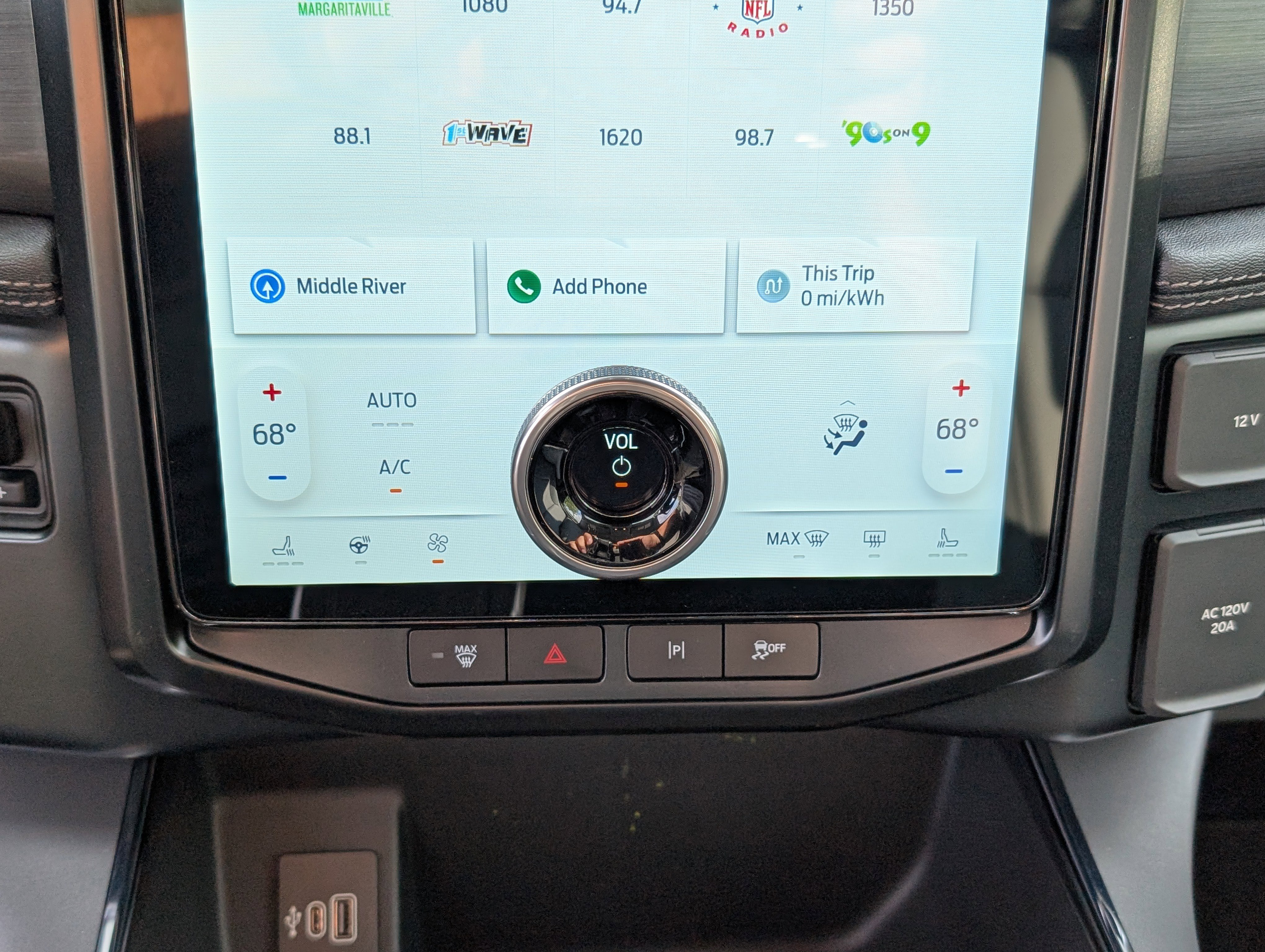 New 2025 Ford F150 Lightning Flash image 28