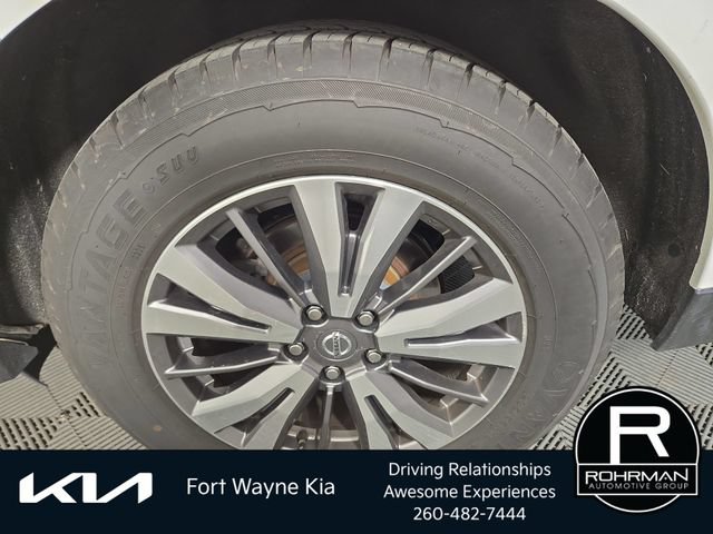 Used 2019 Nissan Pathfinder SV AWD/4WD image 11