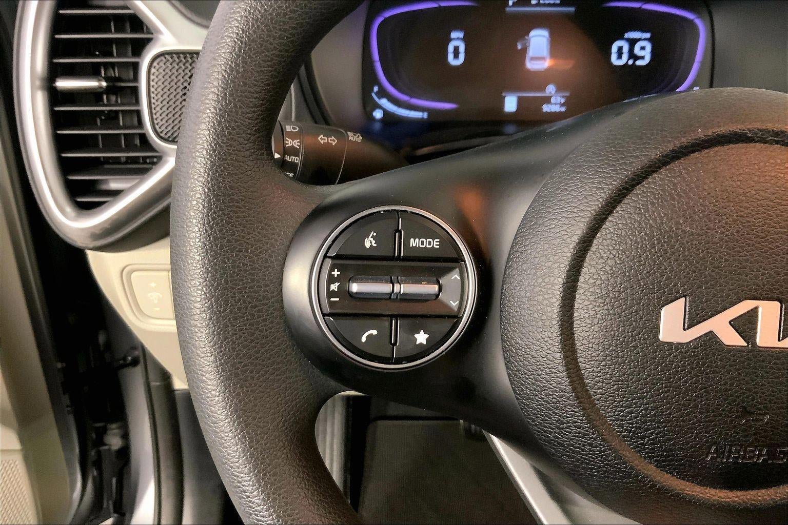 Used 2025 Kia Soul LX FWD image 18