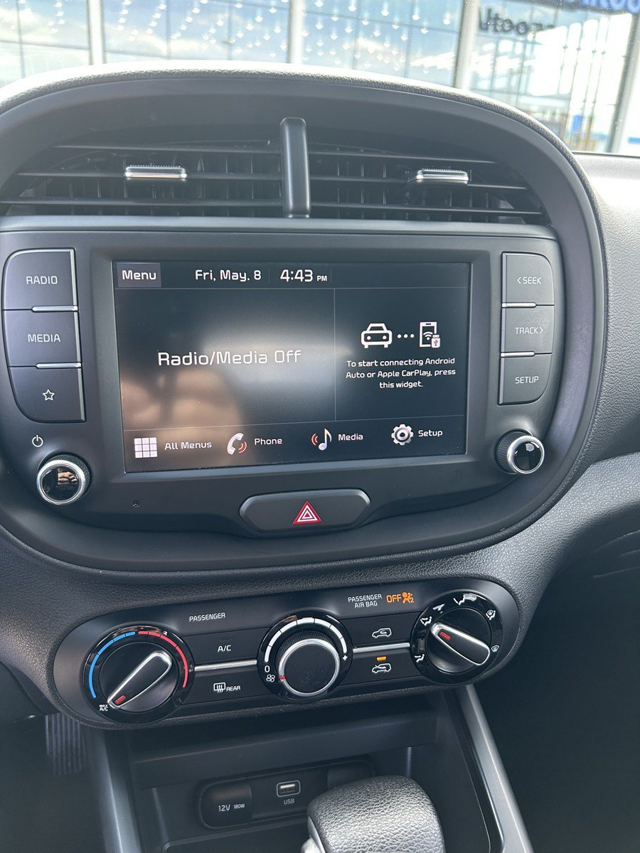 Used 2024 Kia Soul LX w/ Option Group 015 FWD image 19