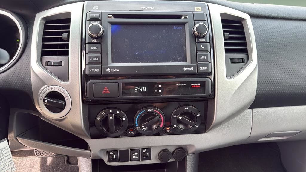 Used 2013 Toyota Tacoma 4x4 Double Cab w/ Limited Pkg image 23