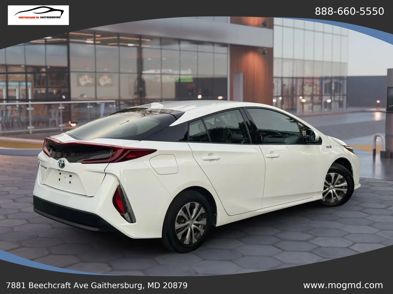 Used 2018 Toyota Prius Prime Plus w/ Carpet Mat Package FWD image 6
