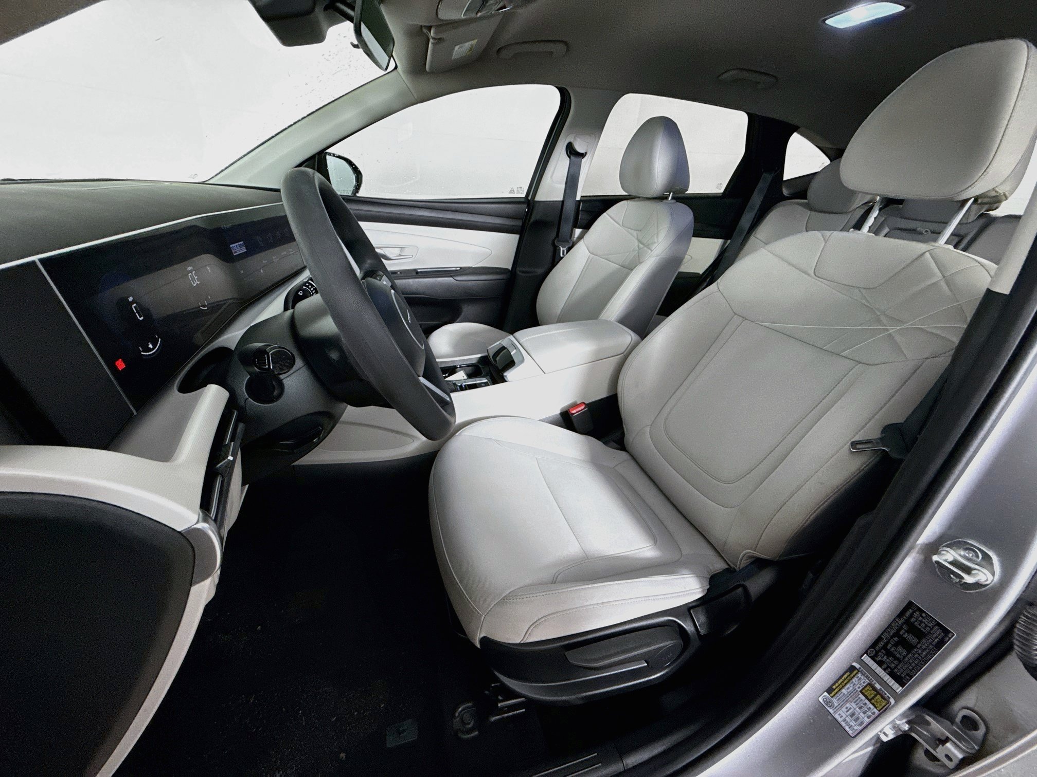 Used 2025 Hyundai Tucson SE FWD image 22