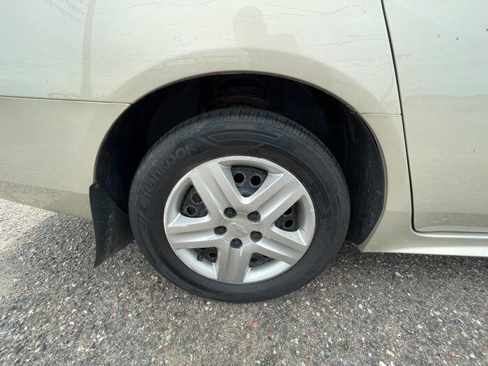 Used 2009 Chevrolet Impala LTZ FWD image 16