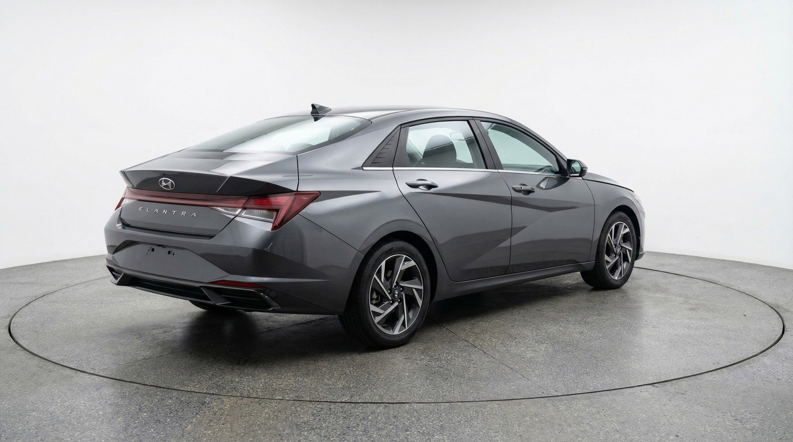 Used 2025 Hyundai Elantra SEL image 9