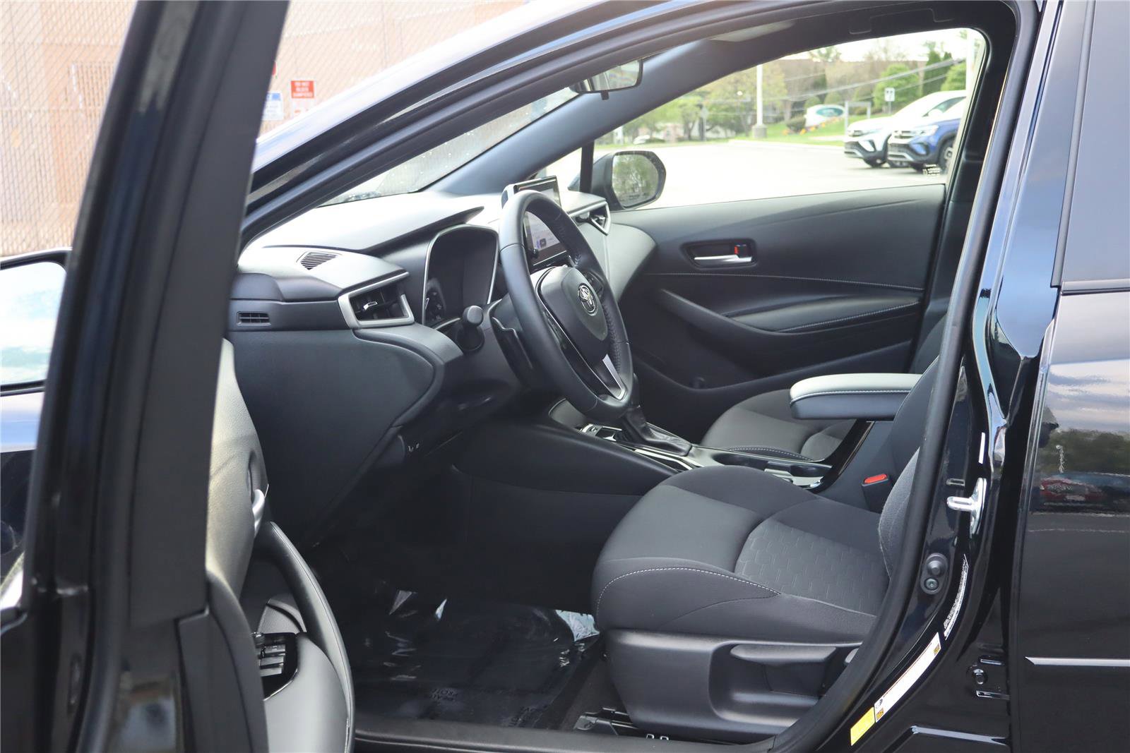 Used 2024 Toyota Corolla SE FWD image 12