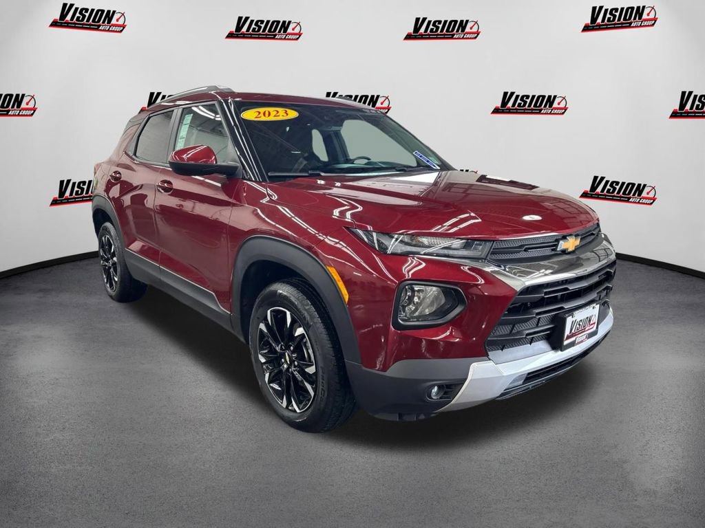 Used 2023 Chevrolet TrailBlazer LT w/ Convenience Package image 3