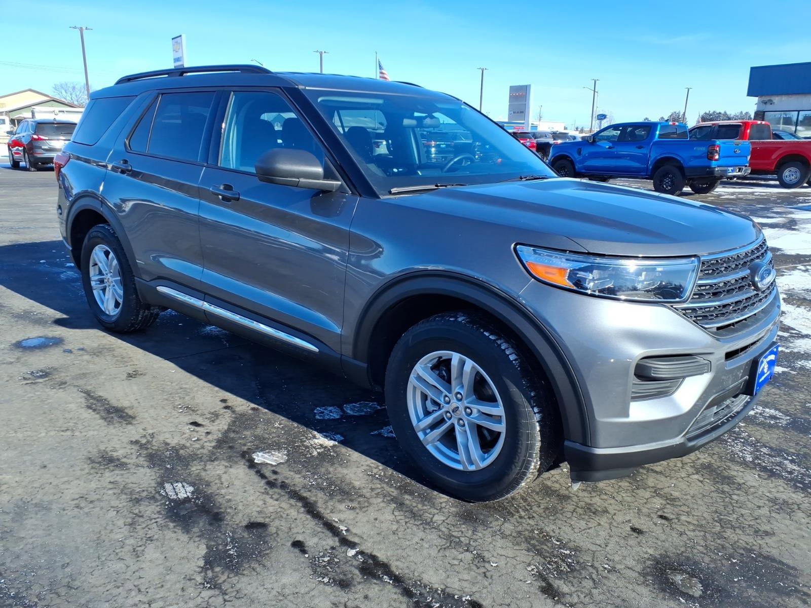 Used 2022 Ford Explorer XLT image 8