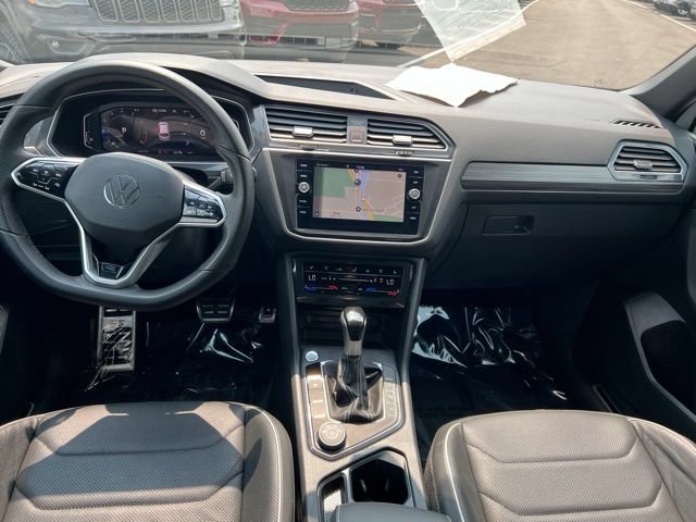 Used 2024 Volkswagen Tiguan SEL R-Line AWD/4WD image 24