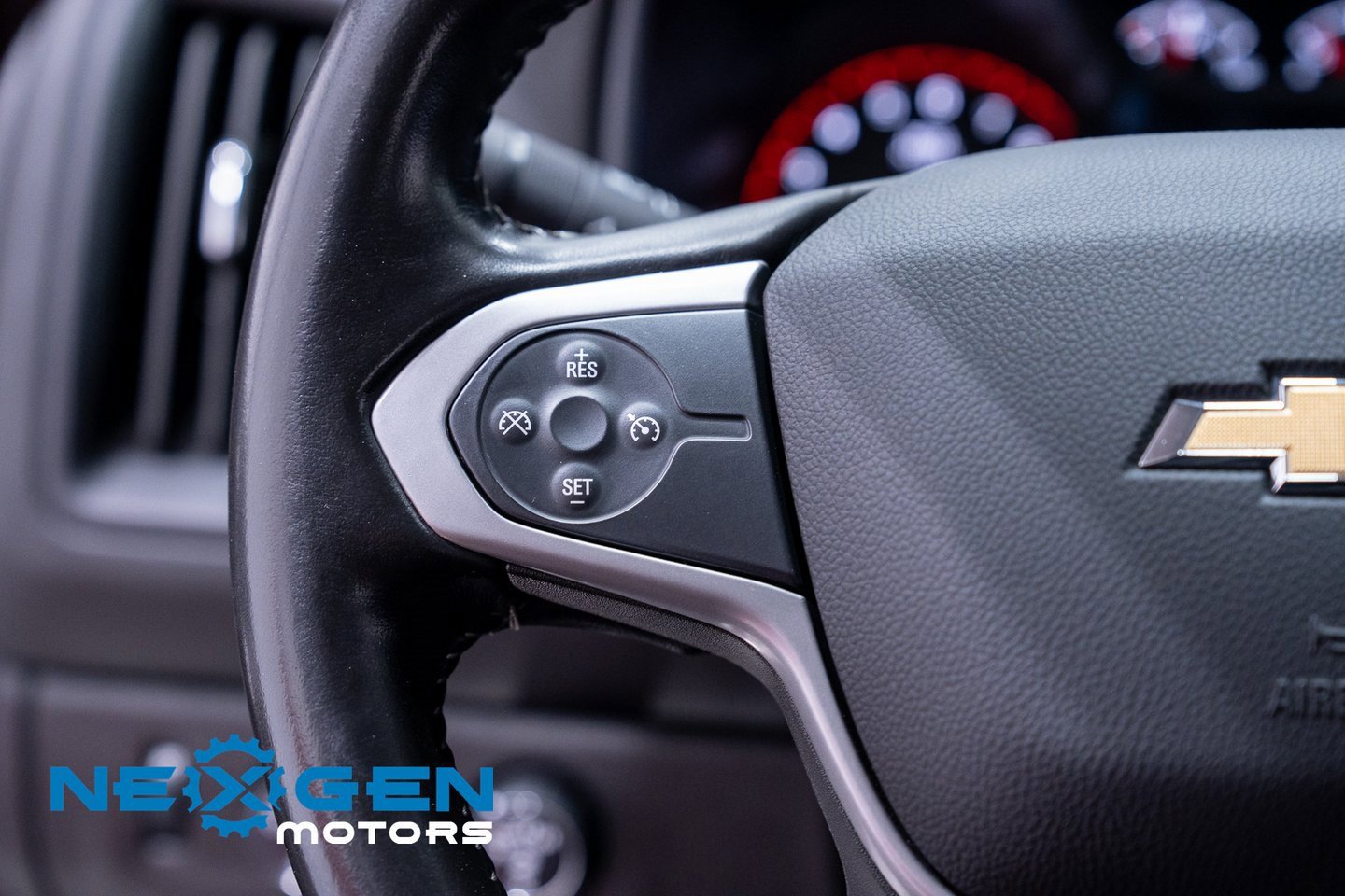 Used 2018 Chevrolet Colorado ZR2 image 18