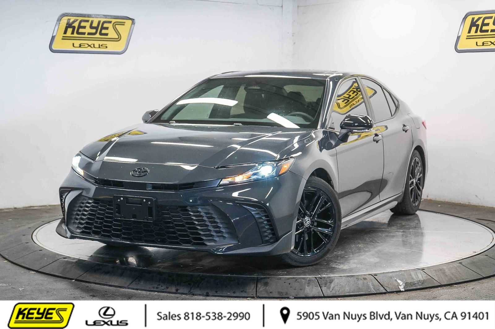 Used 2025 Toyota Camry SE w/ Multimedia Upgrade Package