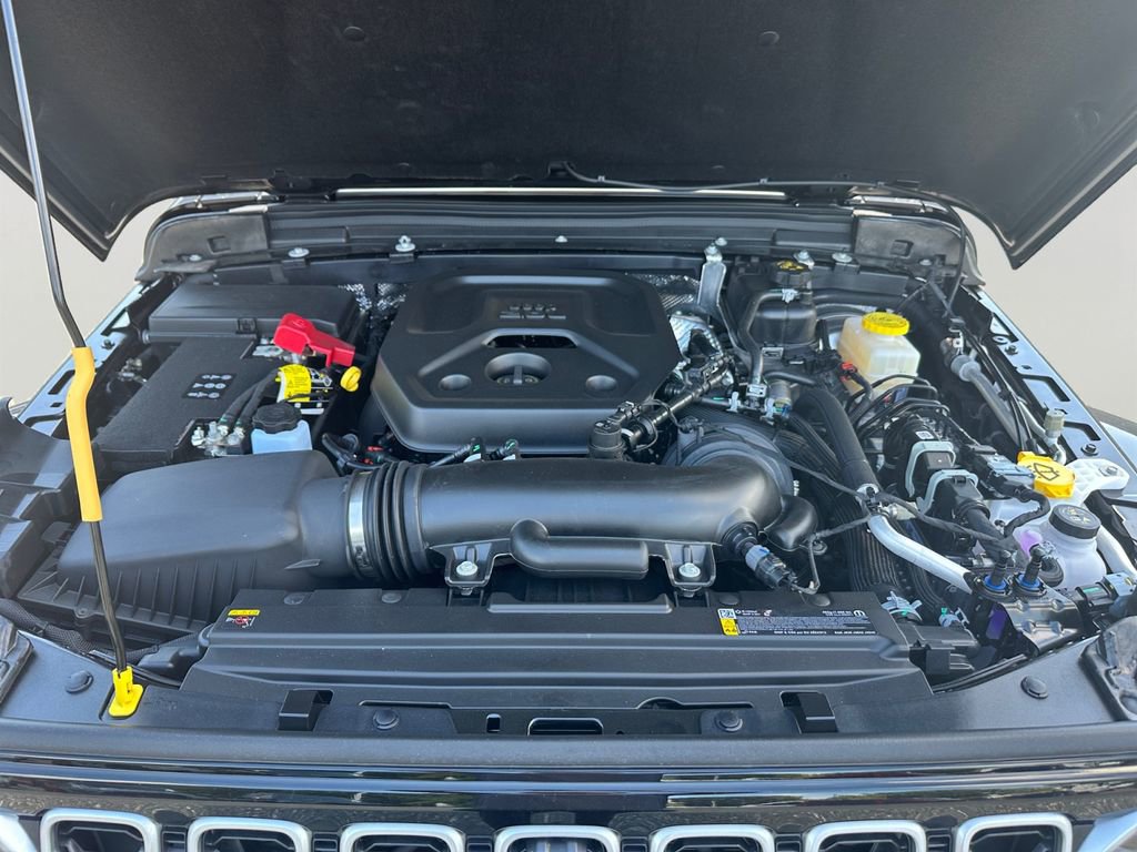 New 2025 Jeep Wrangler Unlimited Sahara AWD/4WD image 9
