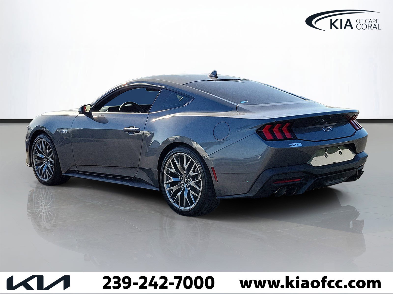 Used 2025 Ford Mustang GT Premium RWD image 4