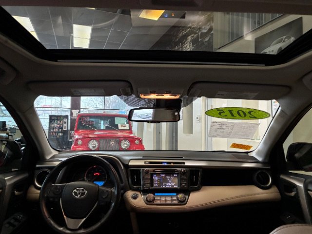 Used 2015 Toyota RAV4 Limited w/ Technology Package image 29