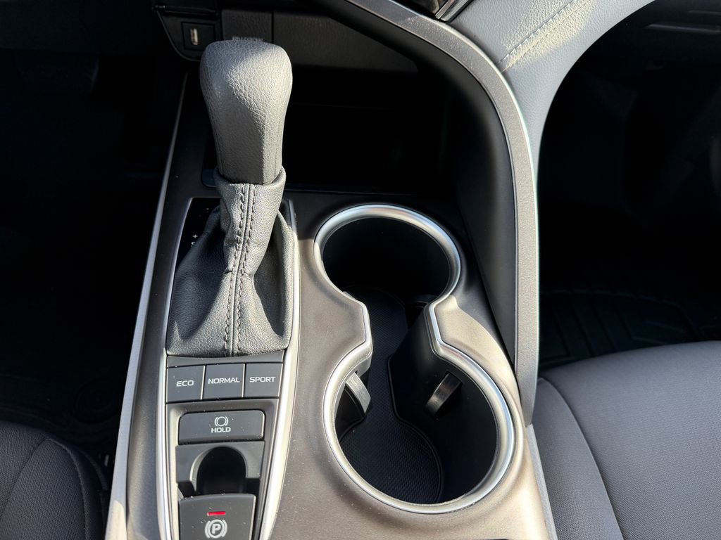 Used 2022 Toyota Camry LE image 17