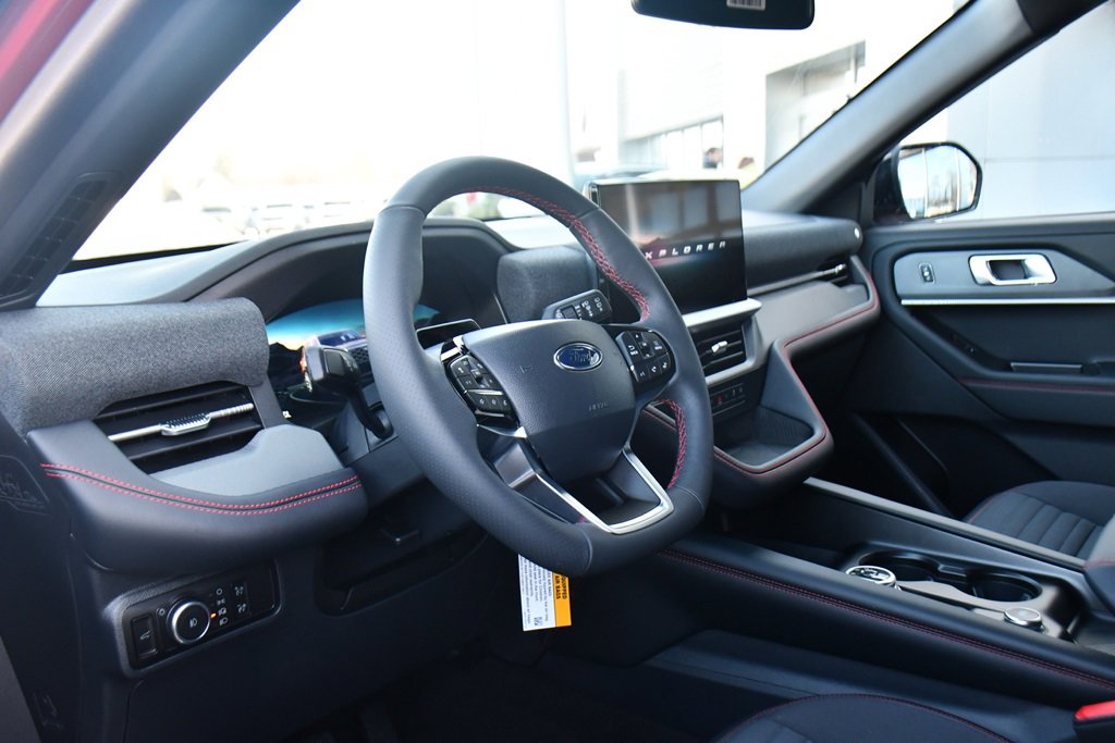 New 2026 Ford Explorer ST-Line w/ ST-Line Street Pack image 11