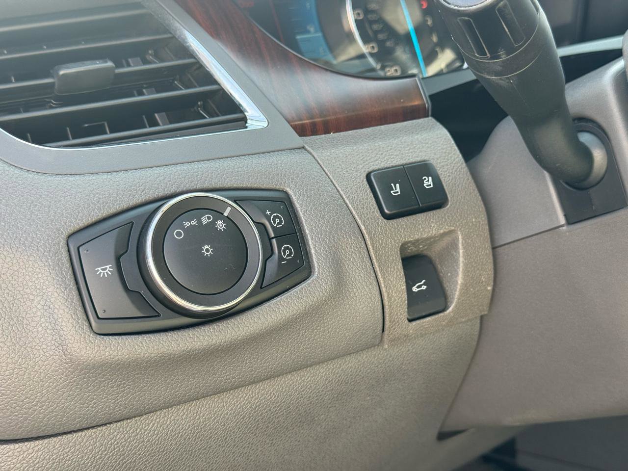 Used 2012 Ford Edge Limited FWD image 32