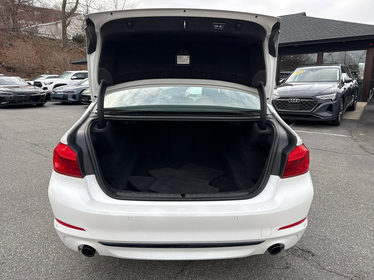 Used 2019 BMW 530i xDrive w/ Convenience Package image 16