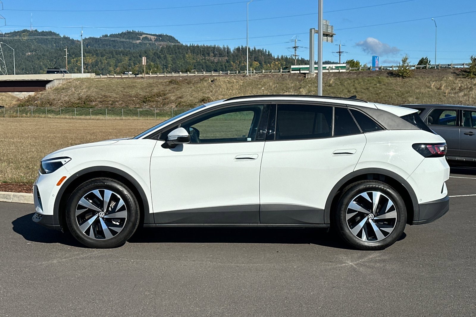 Used 2024 Volkswagen ID.4 2WD image 6