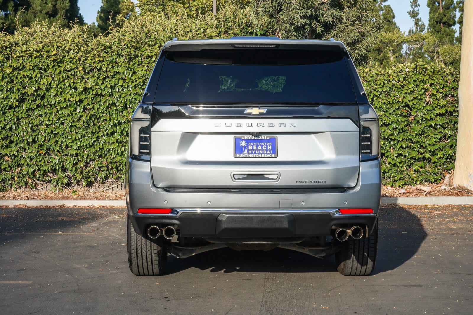 Used 2025 Chevrolet Suburban Premier AWD/4WD image 5