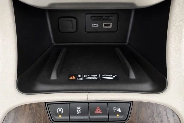 Used 2023 GMC Acadia Denali w/ Denali Ultimate Package AWD/4WD image 27