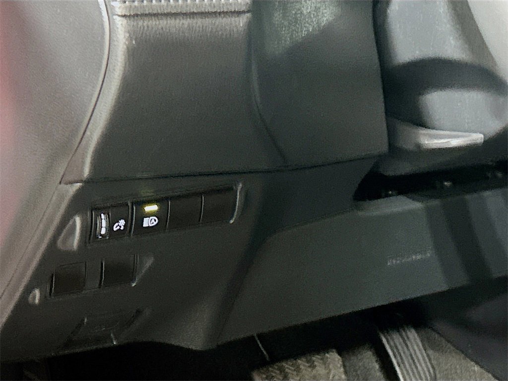 Used 2023 Toyota Corolla Cross LE image 8