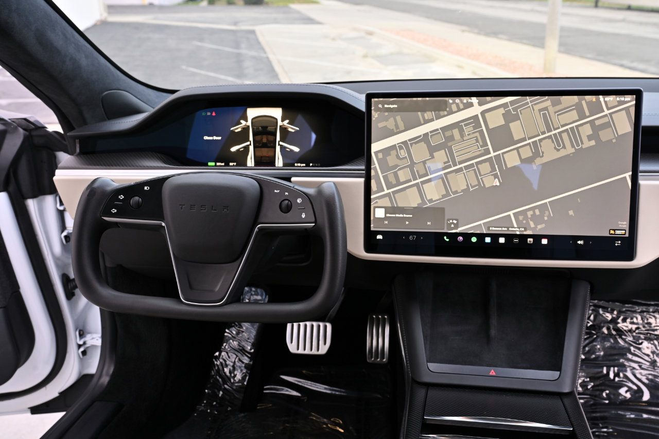 Used 2022 Tesla Model S Plaid image 17