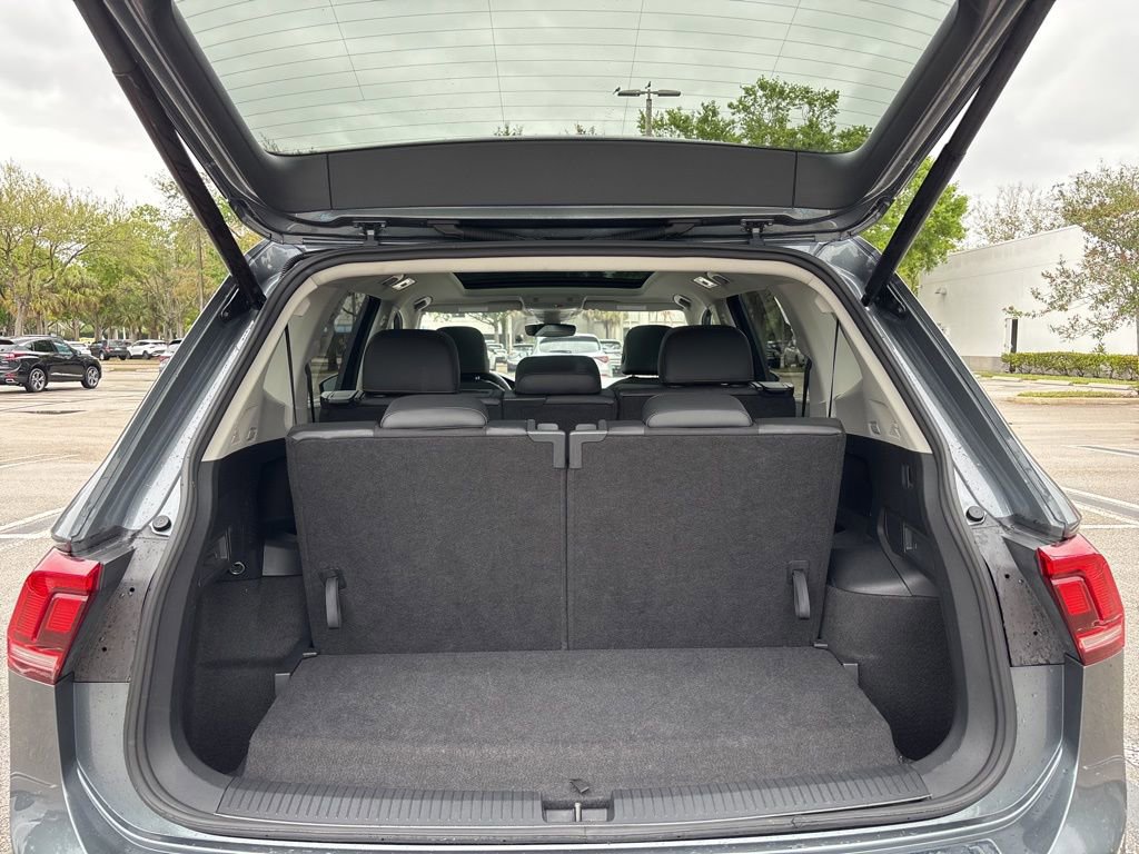 Used 2024 Volkswagen Tiguan Wolfsburg Edition image 28