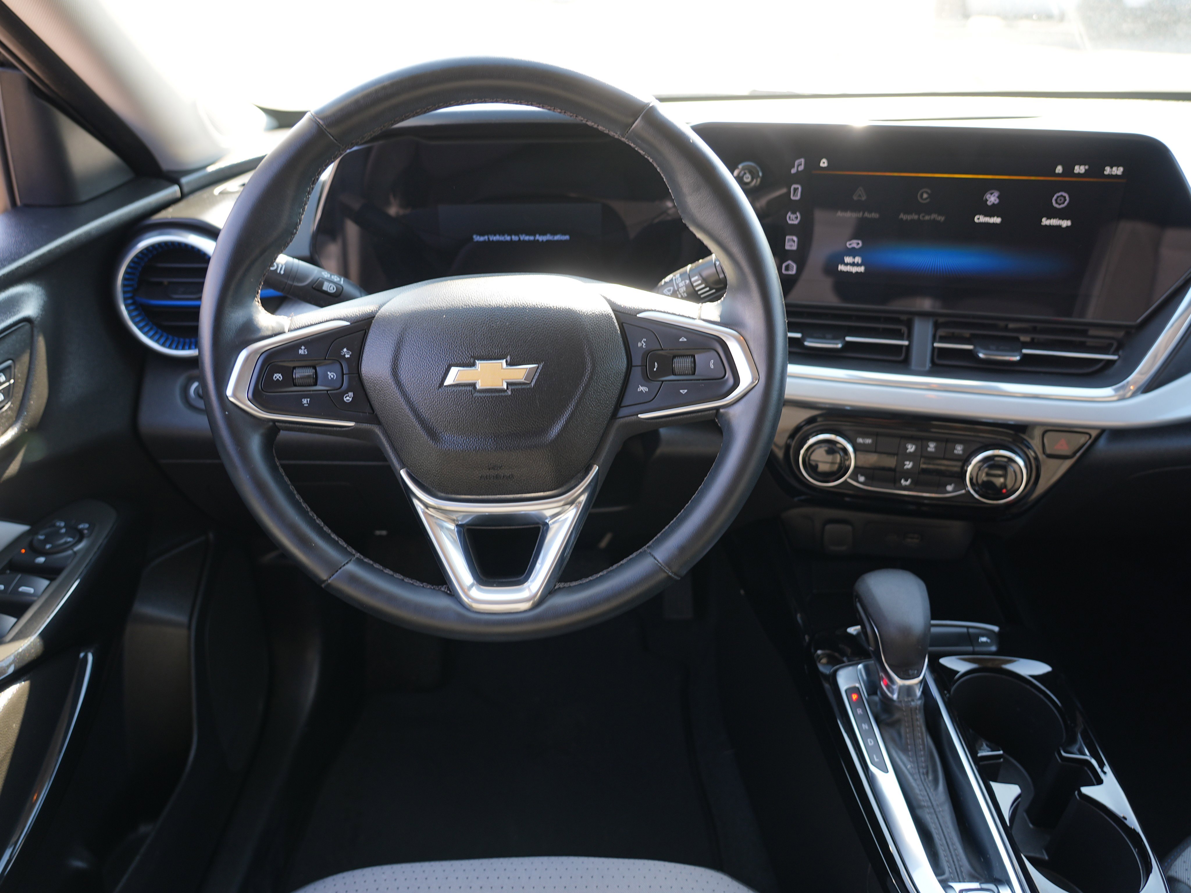 Used 2024 Chevrolet Trax LT w/ LT Convenience Package image 23