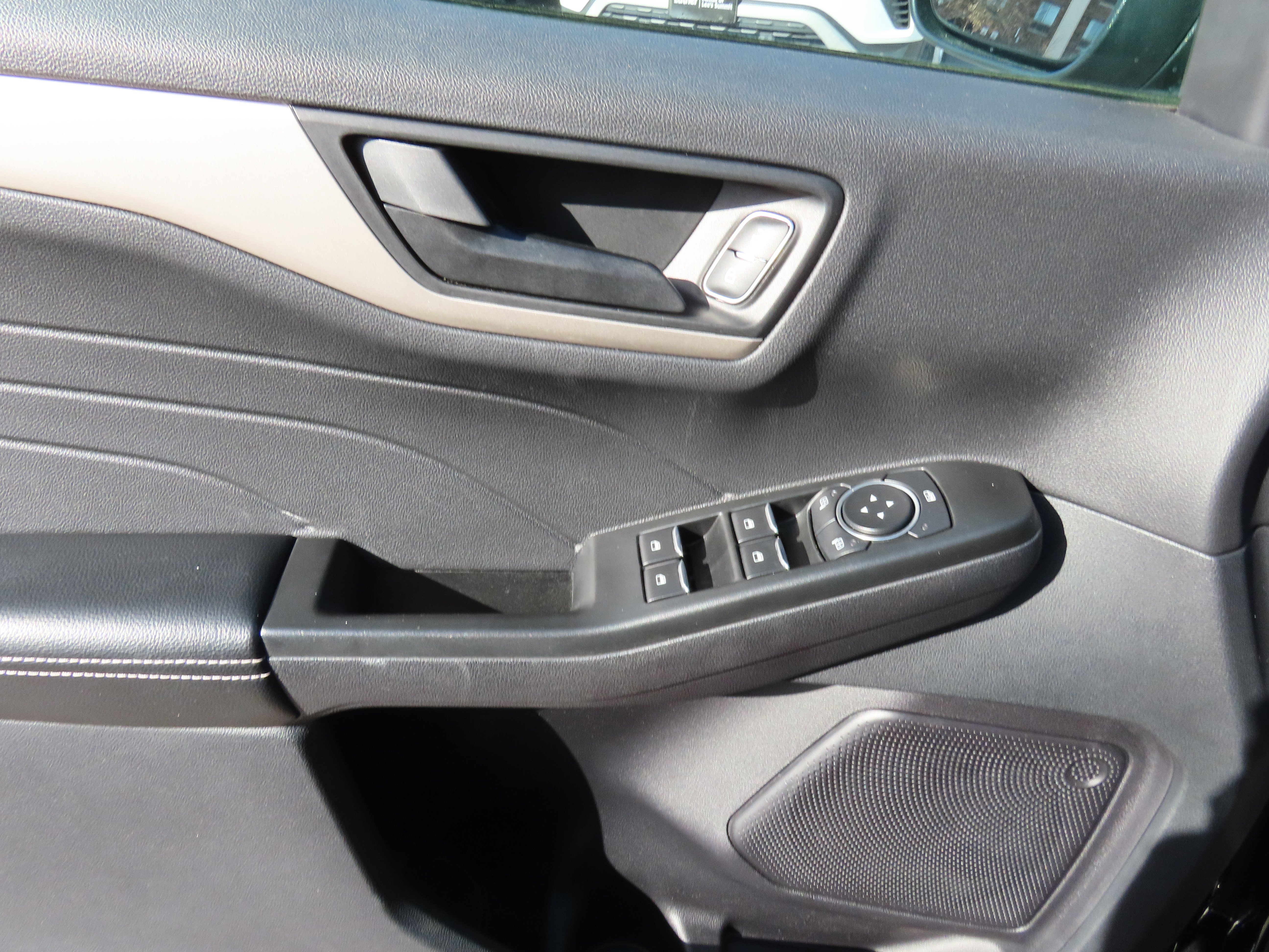 Used 2022 Ford Escape SE w/ Convenience Package image 22